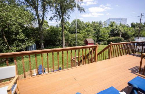 Blue Boho Music and Meme House Four Bedroom Home with Arcade near Westport Plaza - Foto 27