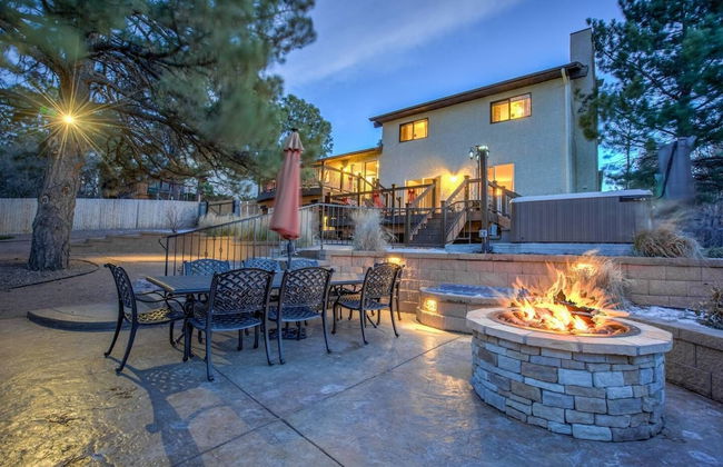 4BR Entertainer AF Academy Hot Tub, Firepit! - Foto 1