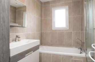 Plain pied climatisé piscine idéalement situé - Foto 18