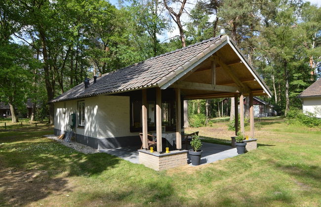 Detached Bungalow With Lovely Covered Terrace - Photo 27