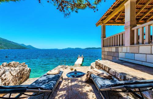 Villa Ragusea With a Private Beach - Photo 34