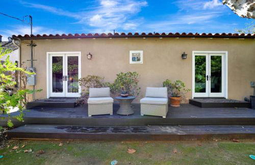 Charming 2BR 2BA Los Angeles Home with Character - Foto 25