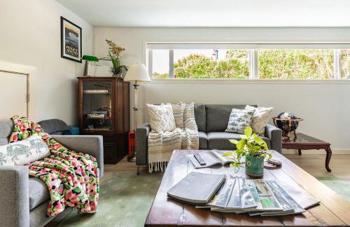 1400sf Cozy Retreat with Sound View, Garden & Privacy - Foto 19