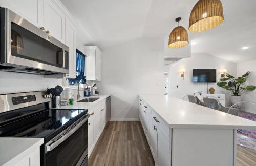 Beach Escape Close to Attractions and the Shore - Photo 12