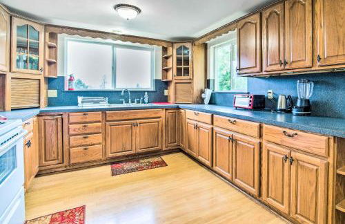 Quaint Coquille Getaway Near Beaches and Parks! - Foto 14