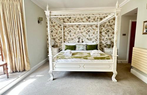 5 Bed Luxury Townhouse with Hot Tub, Rooftop Terrace, Perfect for Groups, Near Cruise Terminal - Foto 2