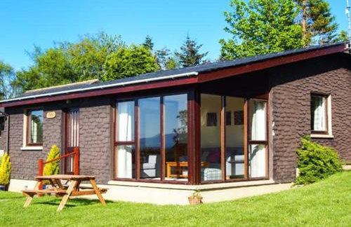 Pine Lodge - Photo 2