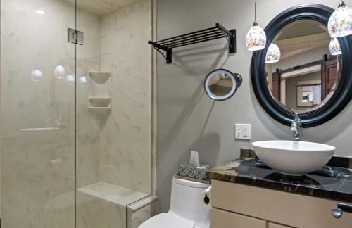 Grand Theatre Condo in the Heart of Downtown Grand Haven - Foto 20