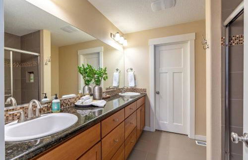 Quiet, Four bedrooms, 2 King Beds - Photo 16