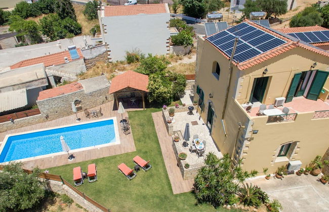 Skandalis Apartments With Pool - Photo 37