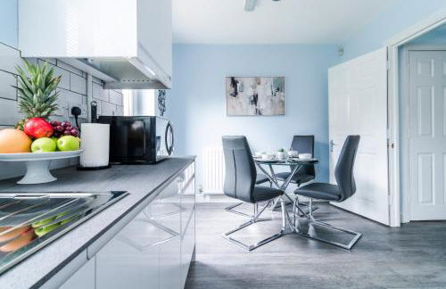 Progressive House 5 Bedrooms Inc Study with Sofabed, Garden, Smart TV in Every Bedroom FREE Parking - Foto 30