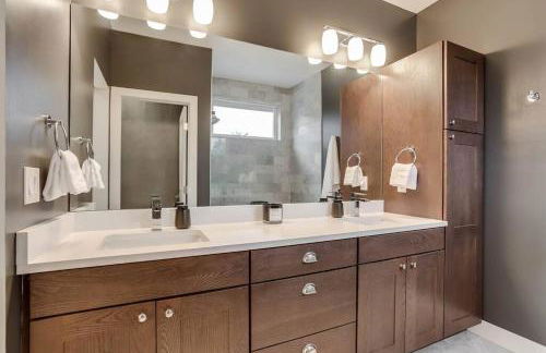 Zen Haus* Lavish Getaway w/ Gym, Sauna, Hot Tub - Foto 22