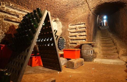 Romantic Farmhouse with Pool - Foto 18