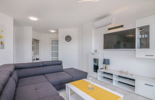 Apartments Villa "Aurea" with pool - Photo 19