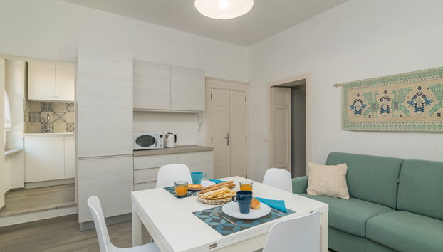 Nautilus - Photo 5, Living Room