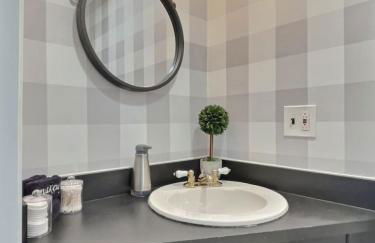 The Big Lebearski - AC, Grill, Fire Pit, Hot tub! - Foto 32