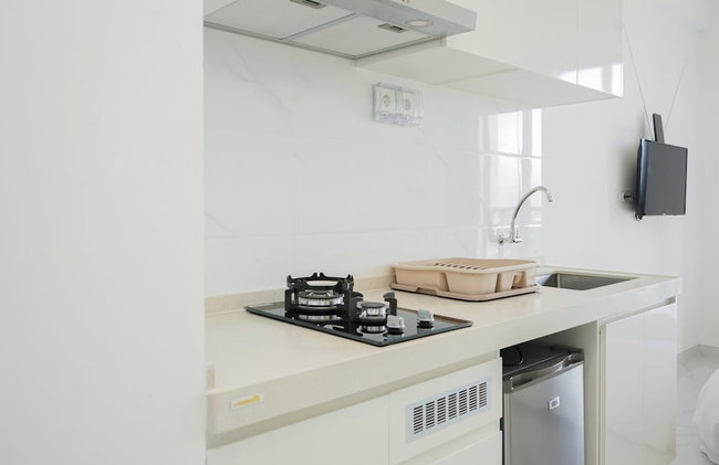 Elegant and Homey Studio at Sky House BSD Apartment - Foto 6