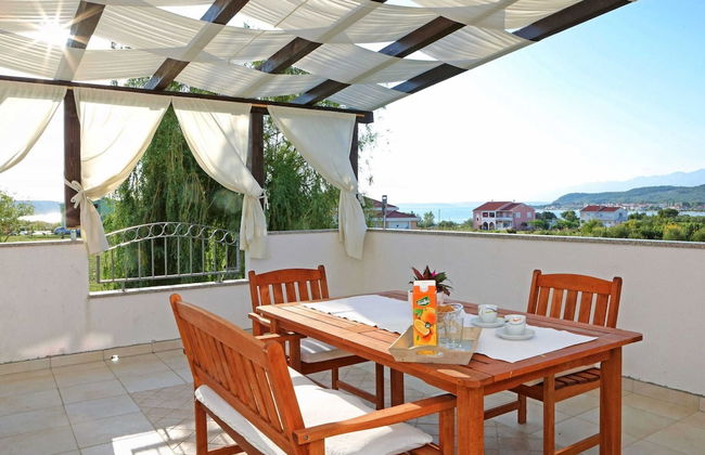 Modern Ground Floor Apartment With Private Terrace Near the Sea - Foto 12