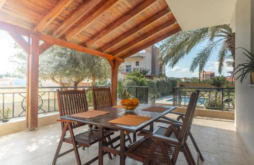 Propodes Luxury Villa - Photo 16