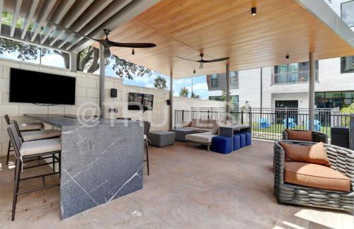 1BR Alongside Q2 and Domain With Pool, Gym and Free Parking - Foto 31