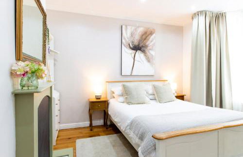 Spacious 4BR house, 2 en suites with garden & on-site parking - Foto 30