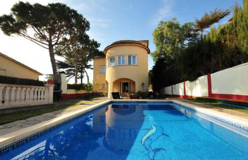 House with Pool and Sea Views - Photo 1