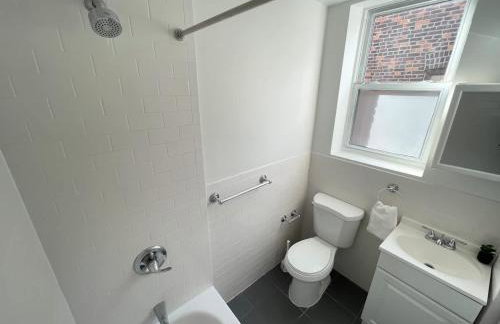Park Hamilton House 3B Top Floor Apt Mins to NYC - Foto 14