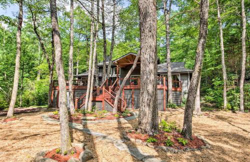 1 Mi to Marina Lake Toxaway Cabin with Fire Pit - Foto 27