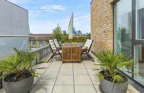 2-Bed Terrace Flat Close to Tower Bridge - Photo 1