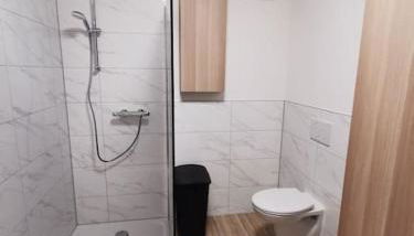 95qm Dachgeschoss für 1 bis 4 Personen - Alte Bäckerei - Neubaustandard - Foto 2, Shower