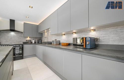 Large Family Home with Hot Tub or Jacuzzi, Log Burner - Foto 15