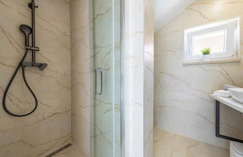 MY DALMATIA - Villa Pezer with heated swimming pool, sauna and Jacuzzi - Foto 42