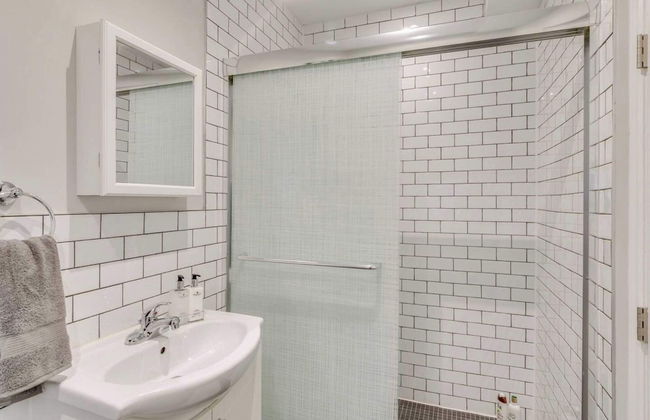 Casa Queen-Unique 2BR Suite- Leslieville - Foto 18