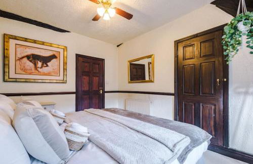 Spacious 5BR Home w/Game Room - Foto 39