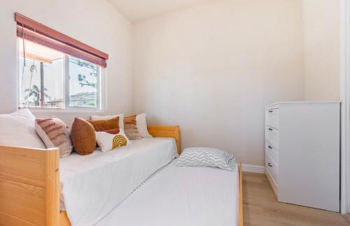 Walk to Beach! Patio, Rooftop, Yard, BBQ! Downtown Huntington - Photo 11