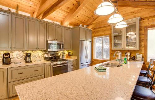 1 Mi to Heavenly Resort Cozy Home with Deck! - Photo 8