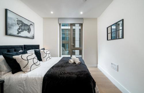 Modern- Battersea Power Station 2-Bed Apartment with Balcony - Foto 16