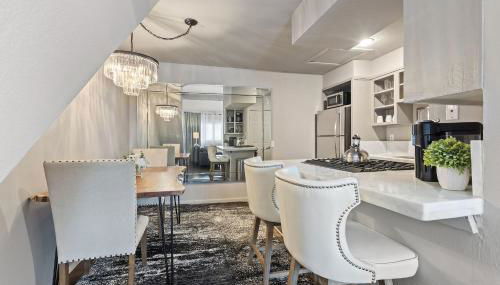 Modern 2BR Dallas Loft w Private Outdoor Terrace - Foto 3