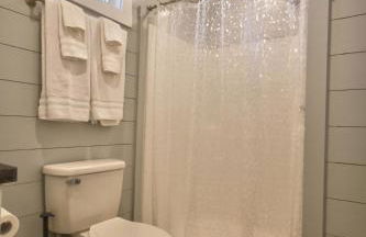 Amazing Glamping Vacations in this Riverside Cottage in Llano, Texas - Foto 22