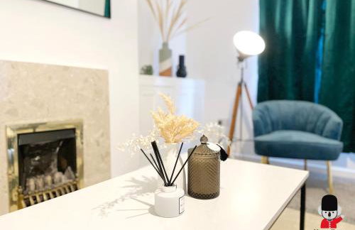 KozyGuru / Wigan / 2BR 4Beds / Newly Refurbished Stylish Holiday House / Close to Big Retail Park / UWNE034 - Foto 27