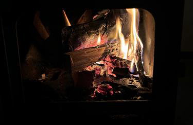 Cozy Hot Tent with Log Burner & Hot Tub Left Tent - Foto 6