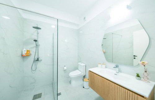 Villa Ami, Roda, Corfu: 10 guests, heated pool, private mini golf, pool table & more!! - Foto 18