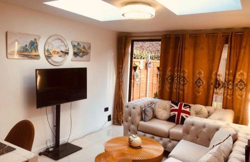 London Central 4 bed House with Garden - Photo 24