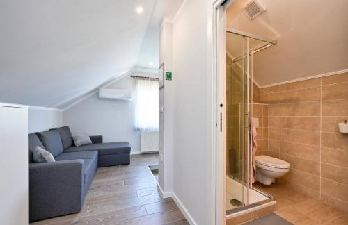 CVETKOVA HIŽA sa JACUZZIJEM - Foto 30