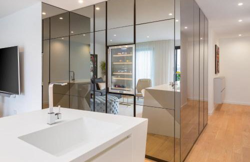 New LUXURY apartment with sea view and PRIVATE heated pool, 50m from the beach - Foto 16