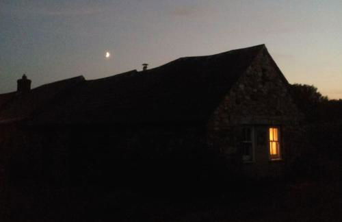 The Cwtsh at Ffynnon Clun: unique. - Photo 6