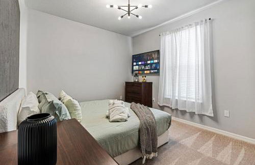 Stunning 5B45B, Heated Pool & BBQ - Photo 15