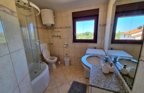 Sunny apartment with pool - Foto 14