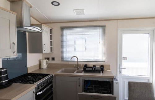 Hiba Luxury Lodge At Parkdean Cayton Bay Holiday Park - Foto 7