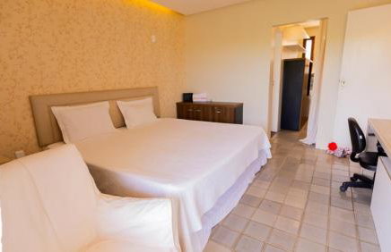Casa com Wi-Fi, Piscina e Garagem a 550m da Praia - Foto 19